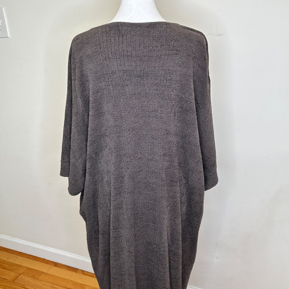 Barefoot Dreams Cozy Chic Ultra Light Caftan Carbon Plus One Size - Picture 3 of 3